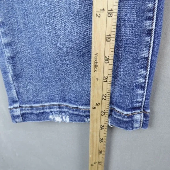 Judy Blue Jeans High Waisted Wide Leg Crop Size 13/31 Medium Wash - Picture 4 of 8